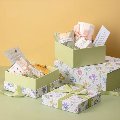 Green Art Paper Paperboard Gift Boxes Cosmetic Packaging With Ribbon